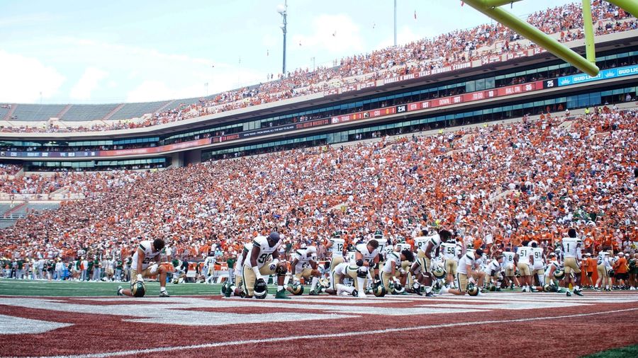Quinn Ewers (3 TDs), No. 4 Texas clobber Colorado State 52-0