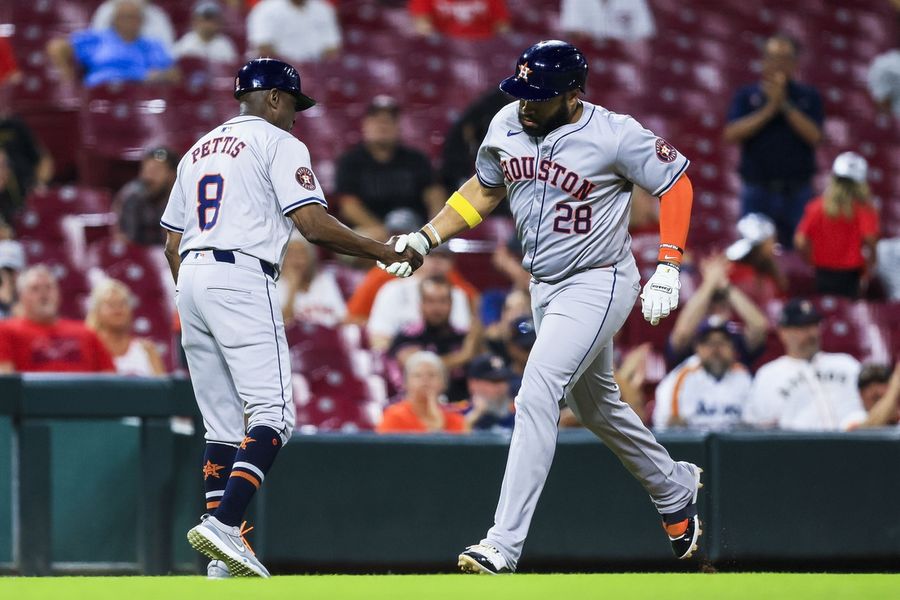 Informe: Los Astros se separaron del entrenador de tercera base Gary Pettis