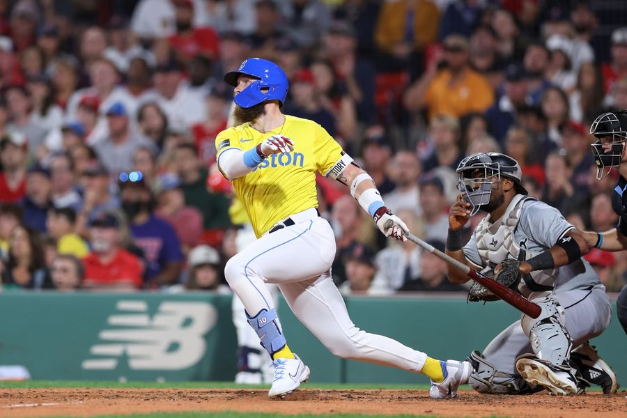 En un intento por mantenerse en la carrera por el comodín, los Red Sox buscan barrer a los White Sox