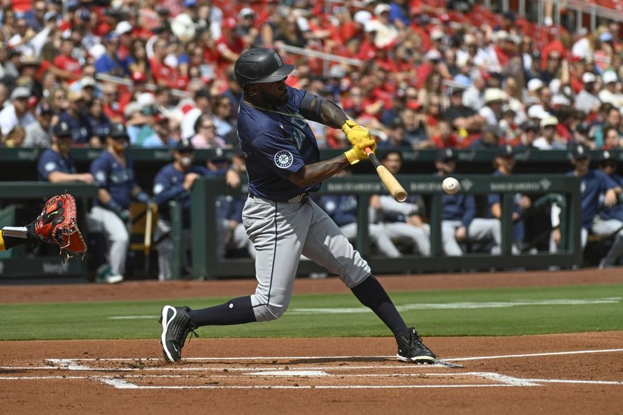 Los Marineros derrotaron a los Cardenales 10-4 y se llevaron la serie