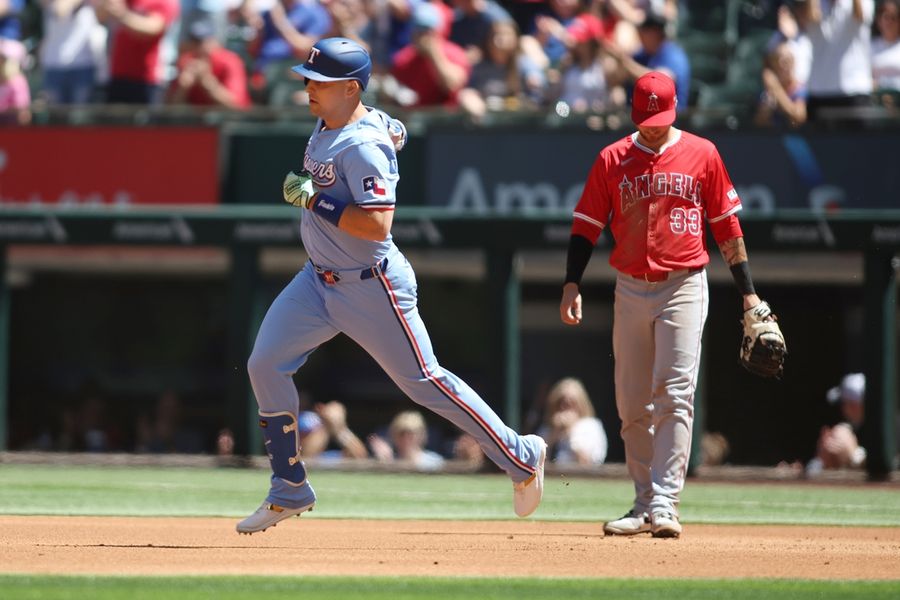 Los Rangers en racha superan a los Angelinos