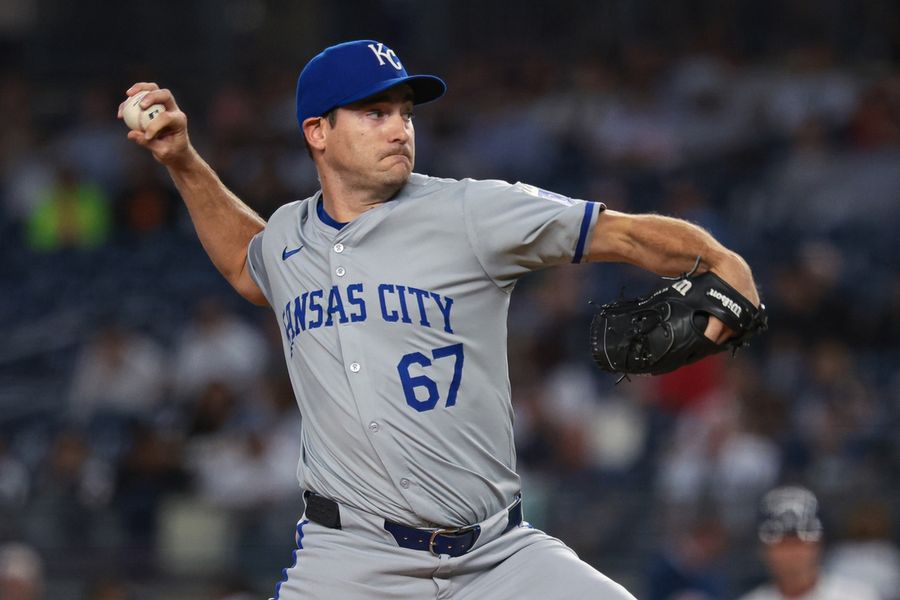 Seth Lugo poncha a 10 y los Reales blanquean a los Yankees
