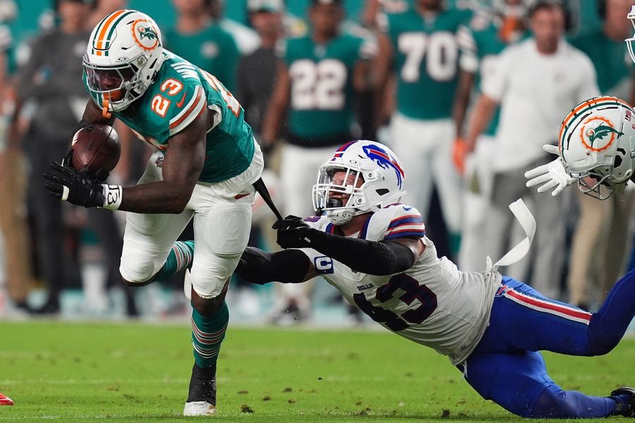 Bills LB Terrel Bernard sidelined by pectoral injury