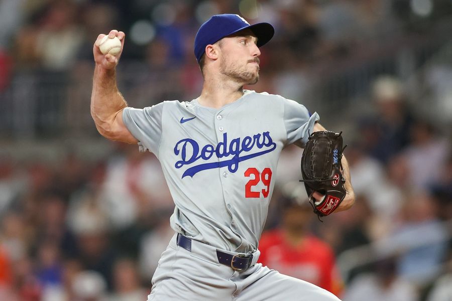 Los Dodgers reemplazan al lanzador derecho Michael Grove por Ben Casparius