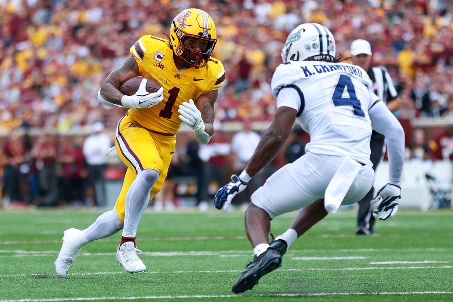 NCAA Football: Nevada at Minnesota