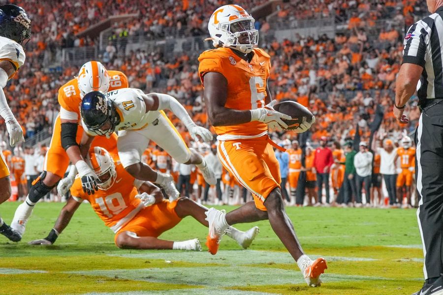 Syndication: The Knoxville News-Sentinel