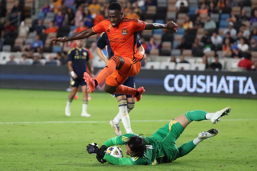Brian White, Whitecaps pull out draw with Dynamo
