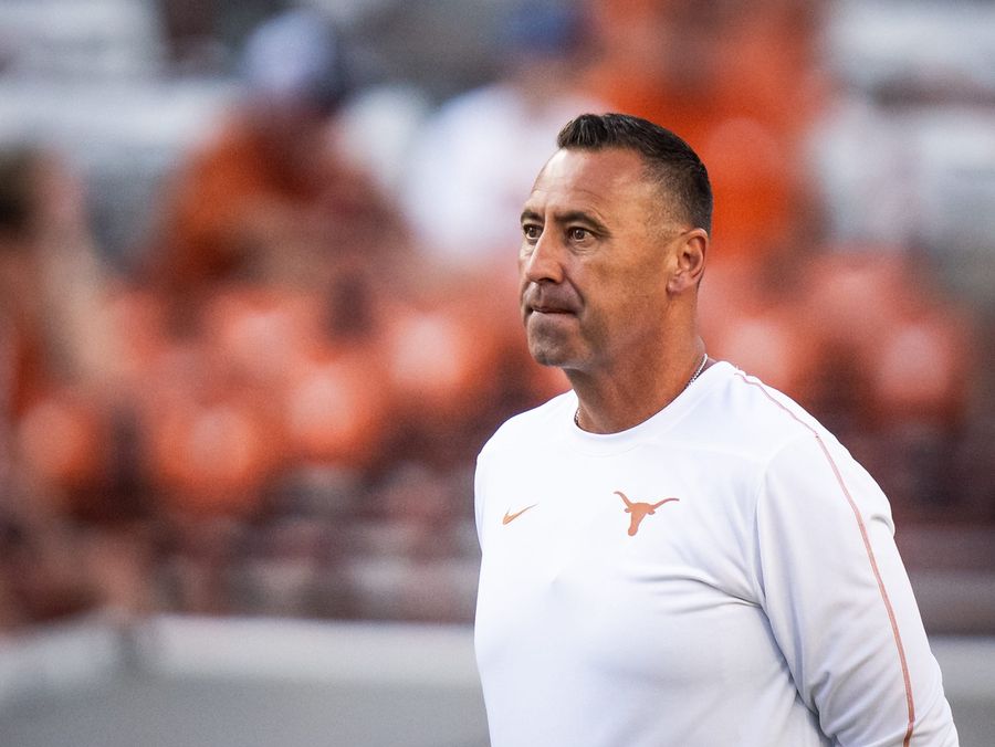 Texas not planning to play 2 QBs as Quinn Ewers eyes return