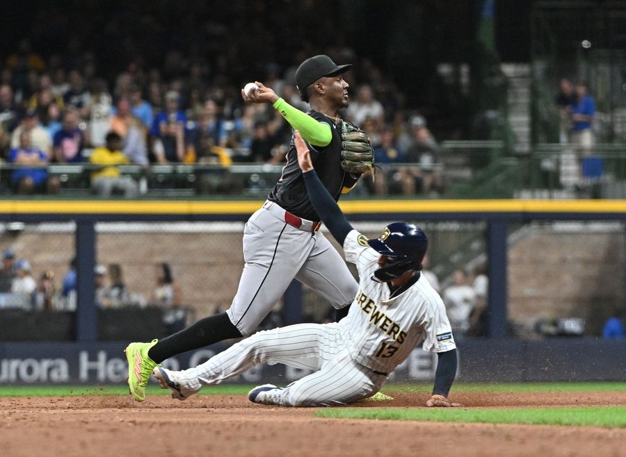 MLB: Arizona Diamondbacks at Milwaukee Brewers