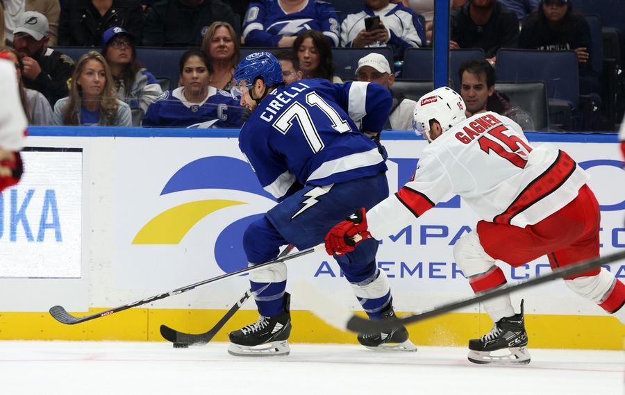 Amid rough week, Lightning face hospitable Hurricanes
