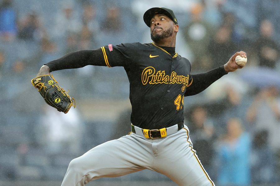 Red Sox adding Aroldis Chapman on 1-year deal