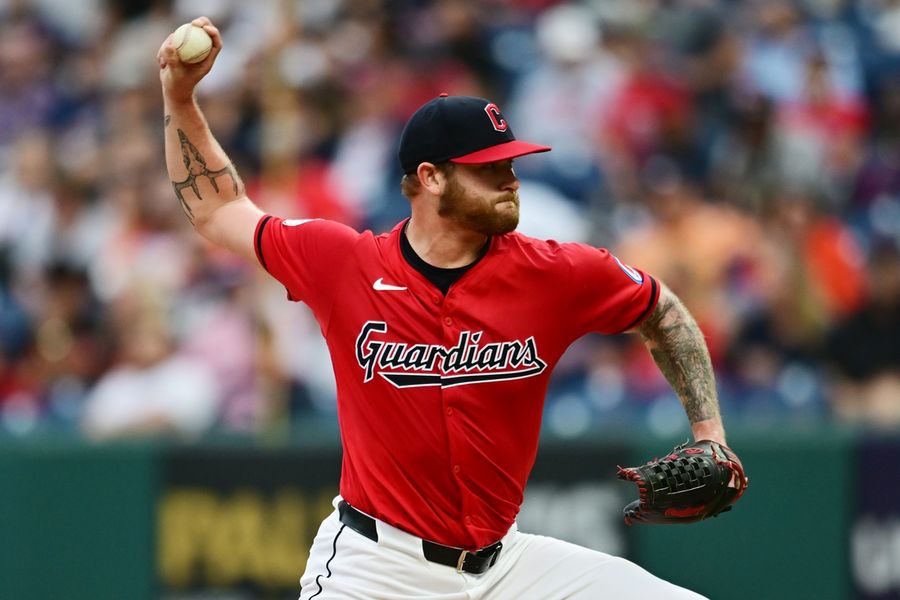 Los Guardianes dejan al lanzador derecho Ben Lively fuera de la lista de la ALDS contra los Tigres