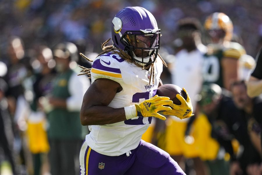 NFL: Minnesota Vikings at Green Bay Packers