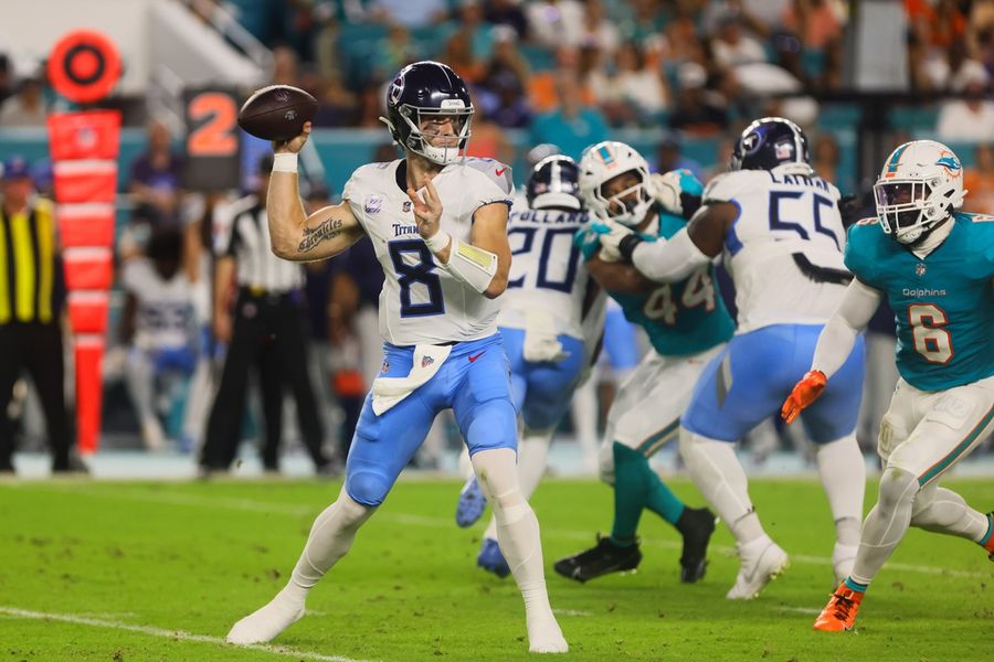 NFL: Tennessee Titans vs. Miami Dolphins