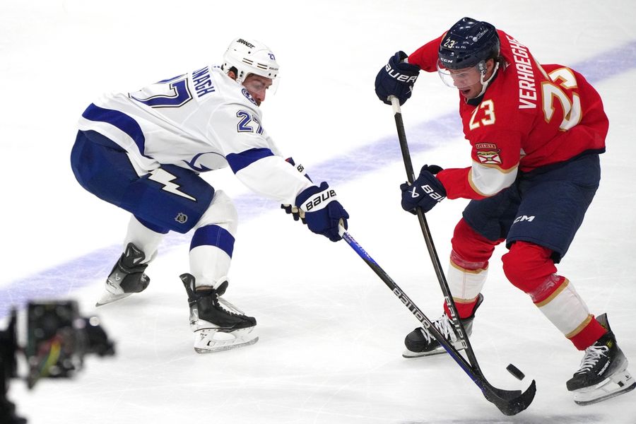 Panthers sign F Carter Verhaeghe to 8-year contract extension