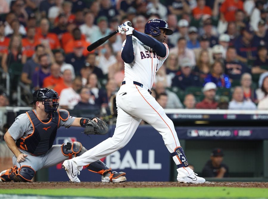 Yordan Alvarez y Astros intentan igualar la serie ante Tigres
