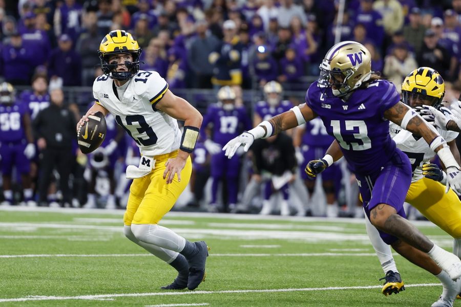 NCAA Football: Michigan at Washington