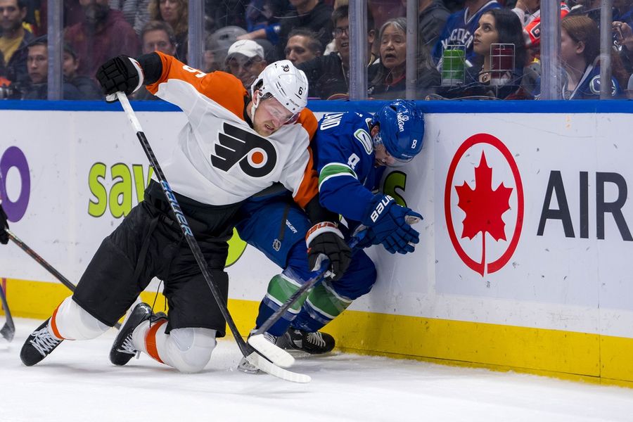 NHL: Philadelphia Flyers at Vancouver Canucks