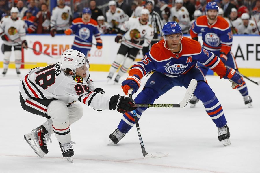 Teuvo Teravainen tallies 4 points to fuel Blackhawks past Oilers