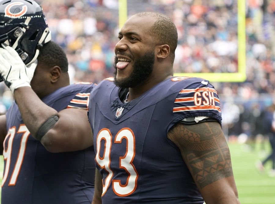 Los Commanders incorporan al veterano Byron Cowart para reforzar su línea defensiva.