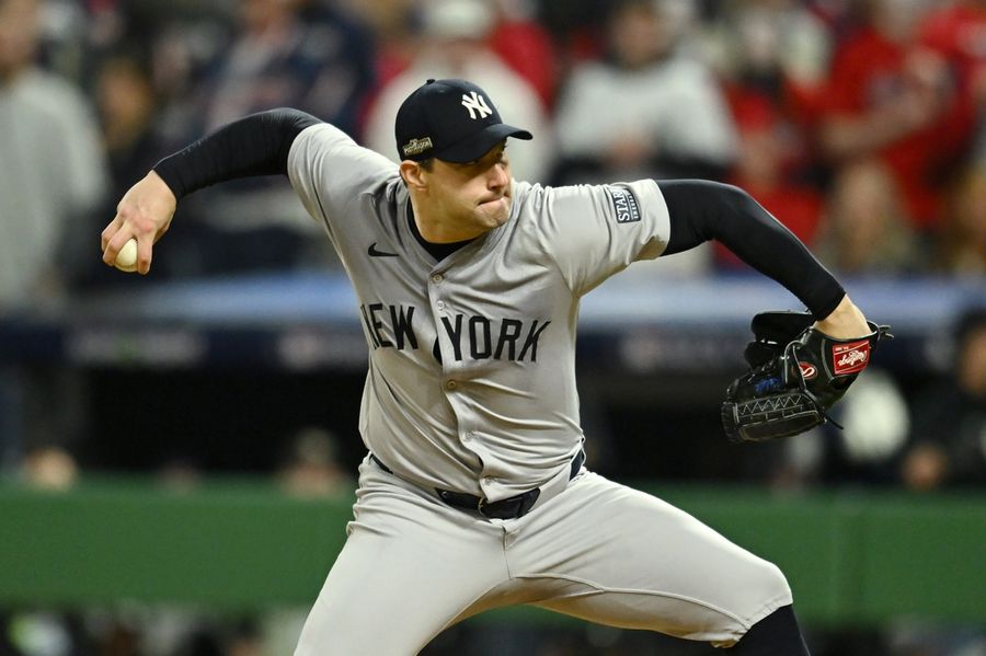 Tigers reach agreement with reliever Tommy Kahnle