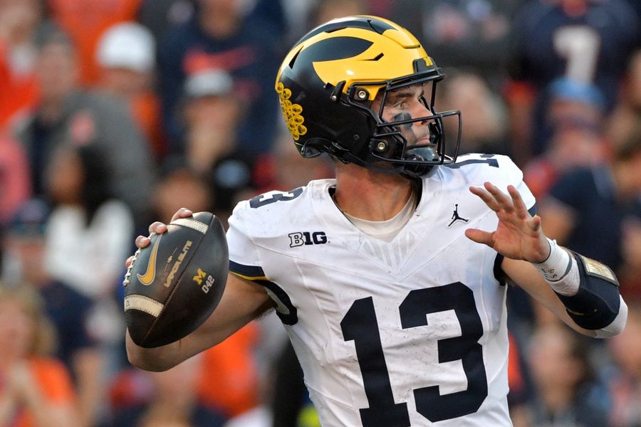 NCAA Football: Michigan at Illinois