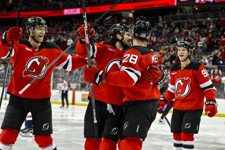 NHL: Washington Capitals at New Jersey Devils