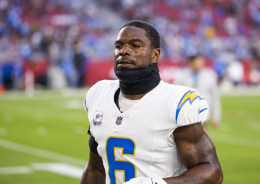 Chargers LB Denzel Perryman facing weapons charges
