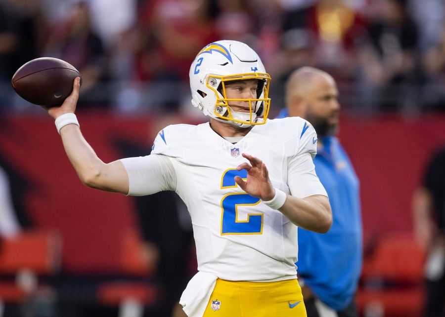 Los Falcons firman al QB Easton Stick
