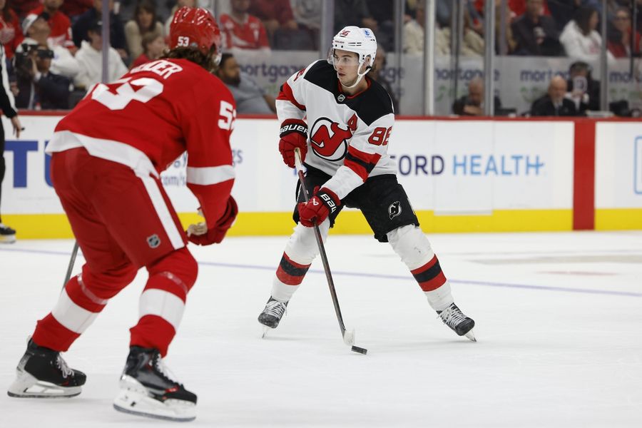 NHL: New Jersey Devils at Detroit Red Wings