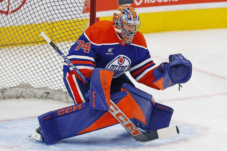 NHL: Carolina Hurricanes at Edmonton Oilers