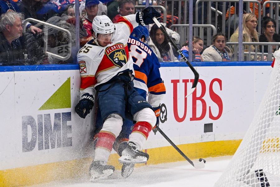 Matthew Tkachuk (2 goals), Panthers earn win at Isles