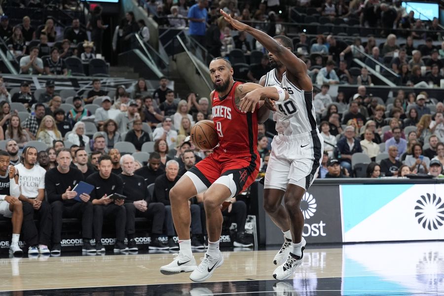 NBA: Houston Rockets at San Antonio Spurs