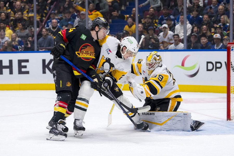 NHL: Pittsburgh Penguins at Vancouver Canucks