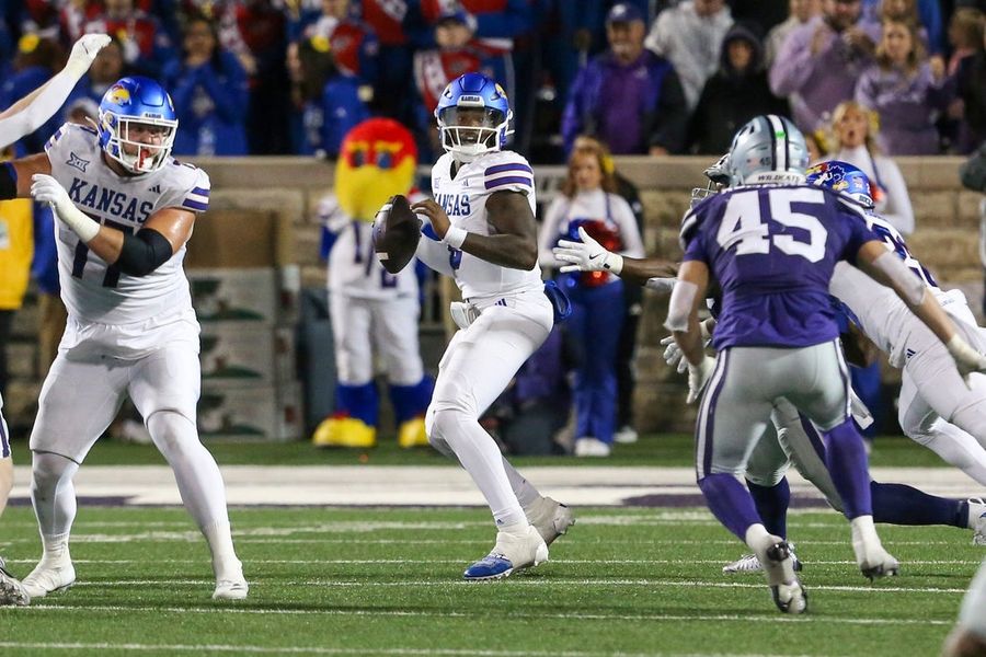 Kansas favored to snap 16-year losing streak vs. Kansas State