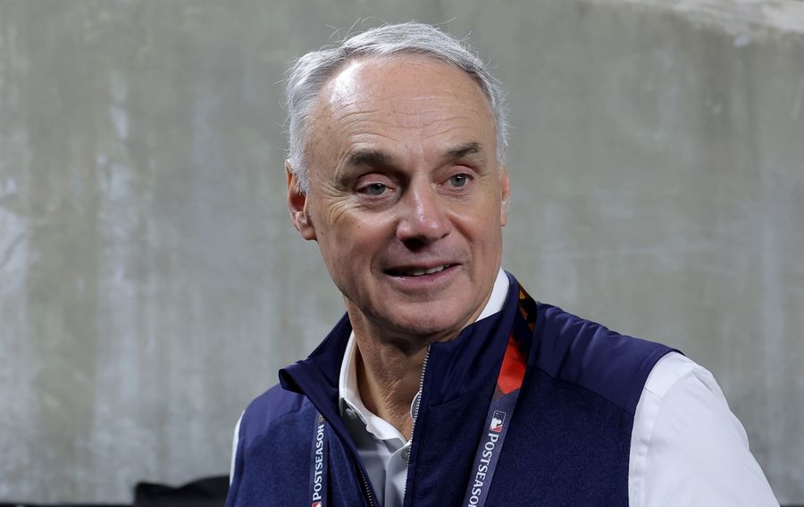 Rob Manfred meets with St. Pete officials about Rays’ home