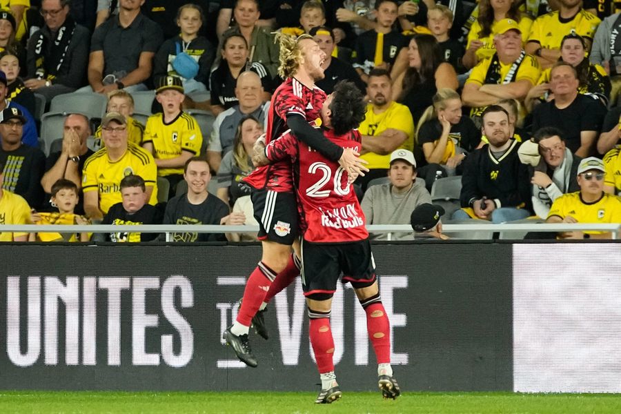 Red Bulls stun second-seeded Crew 1-0 in Game 1