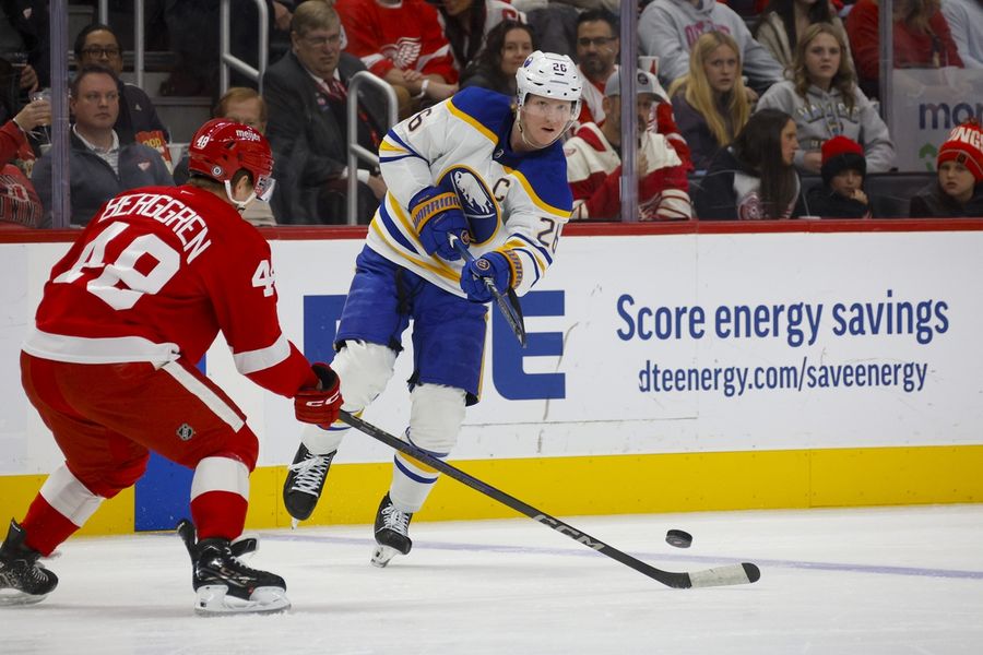 Dylan Larkin scores twice on power play as Wings clip Sabres 