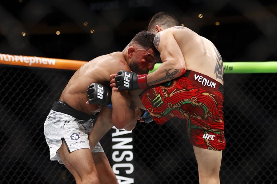 MMA: UFC Fight Night - Admonton - Moreno vs Albazi
