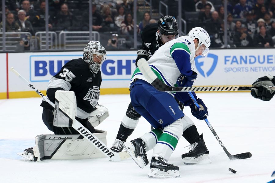 NHL: Vancouver Canucks at Los Angeles Kings