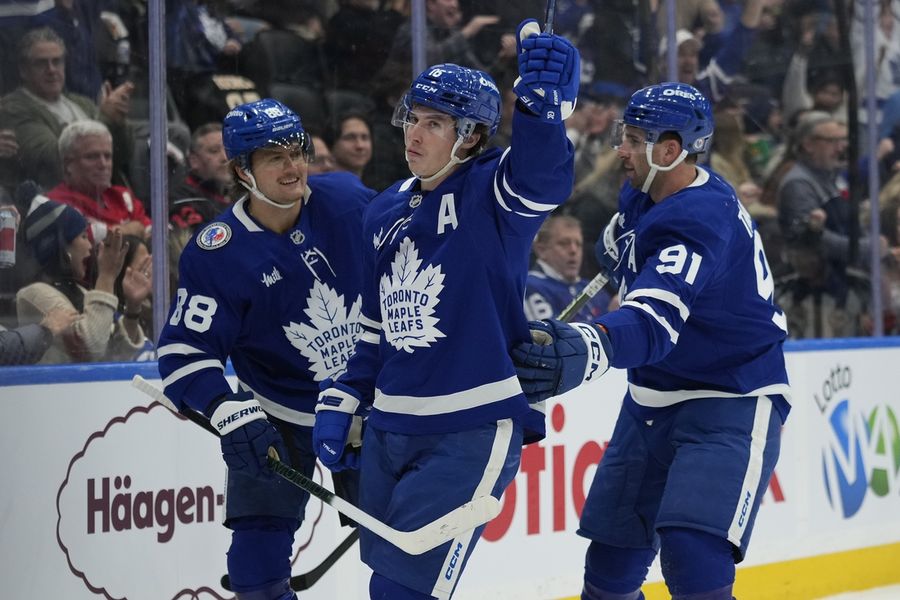 NHL: Detroit Red Wings at Toronto Maple Leafs