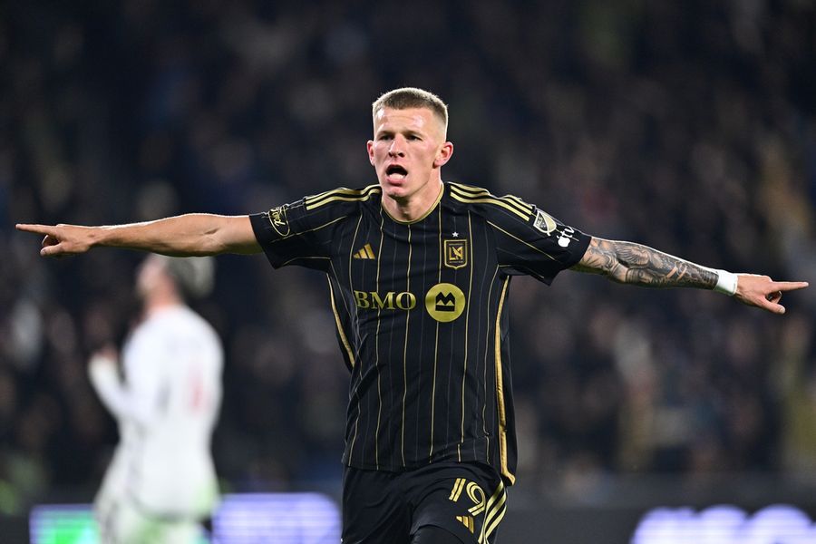 Mateusz Bogusz lifts LAFC over Whitecaps, into West semis