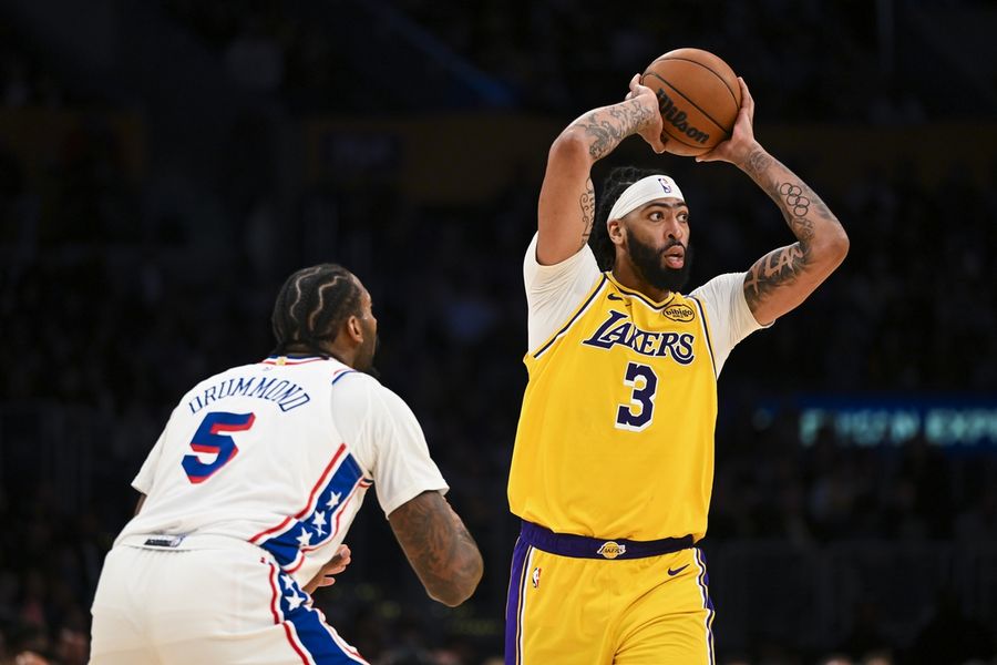 NBA: Philadelphia 76ers at Los Angeles Lakers