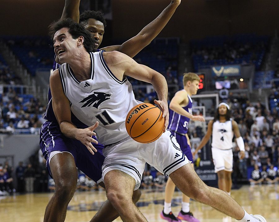 Unbeaten Nevada, Vanderbilt clash in Charleston Classic