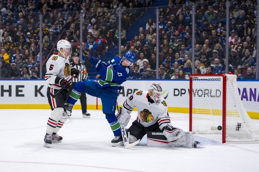 NHL: Chicago Blackhawks at Vancouver Canucks