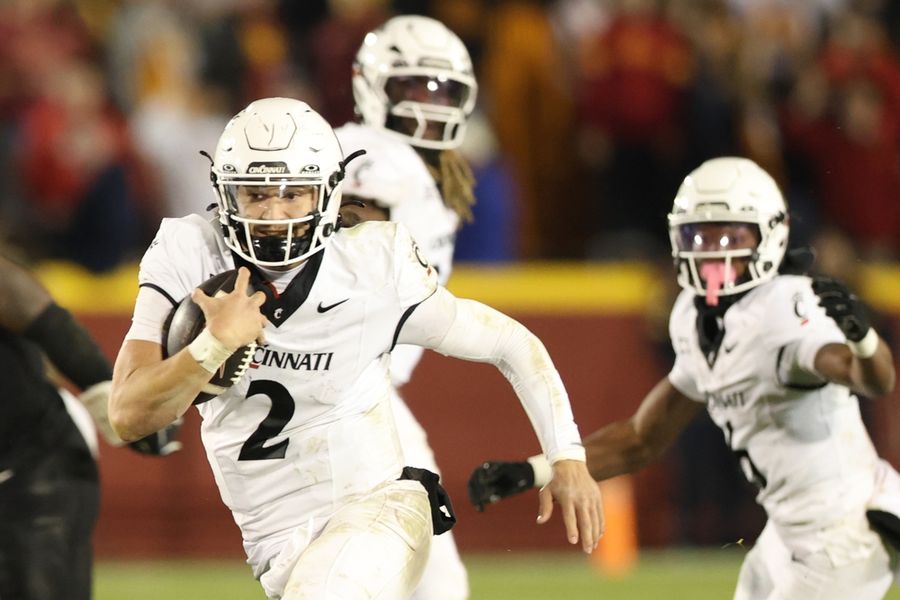 NCAA Football: Cincinnati at Iowa State
