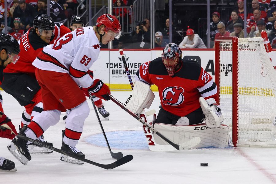 NHL: Carolina Hurricanes at New Jersey Devils