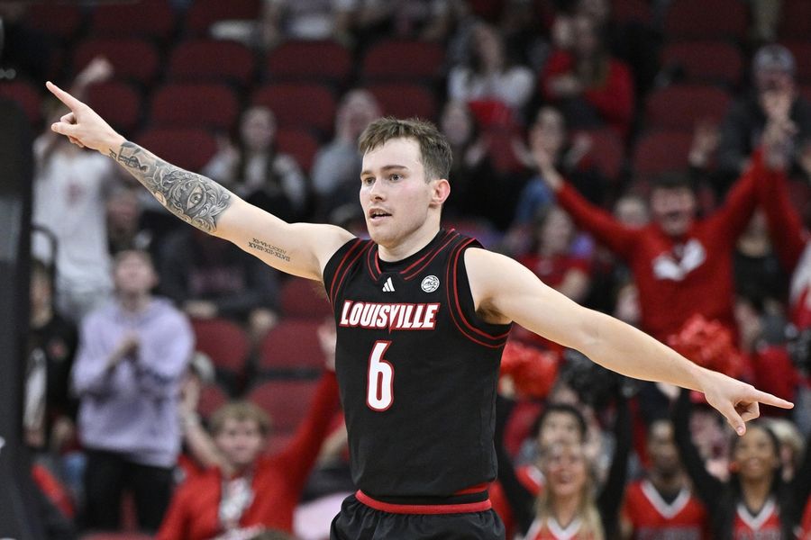 NCAA Basketball: Winthrop at Louisville
