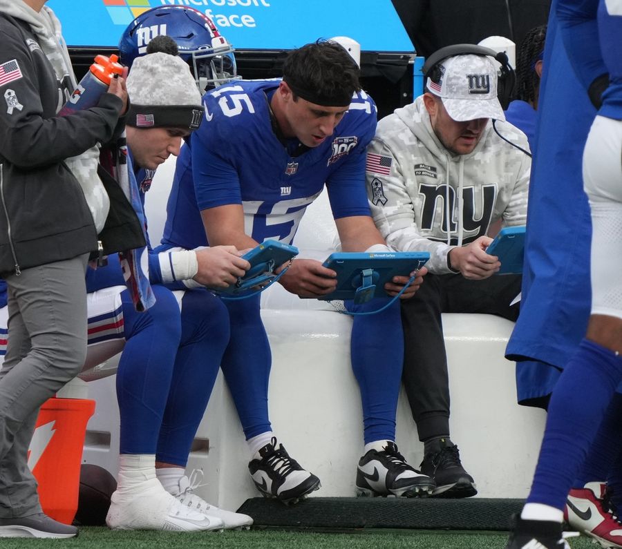 Winless at home, Cowboys shoot for eighth consecutive victory over Giants