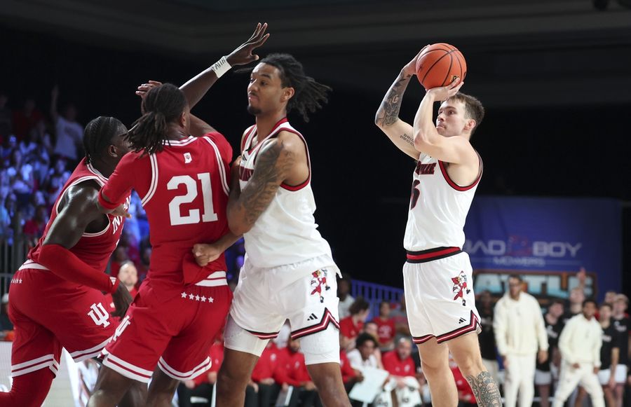 NCAA Basketball: Battle 4 Atlantis-Louisville at Indiana